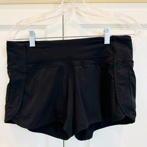 Lululemon Black Size 6 Athletic Shorts